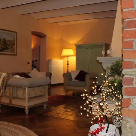 Villa Nella Campagna Toscana Con La Croce