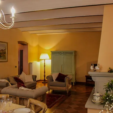 Nella Campagna Toscana Con Villa La Croce